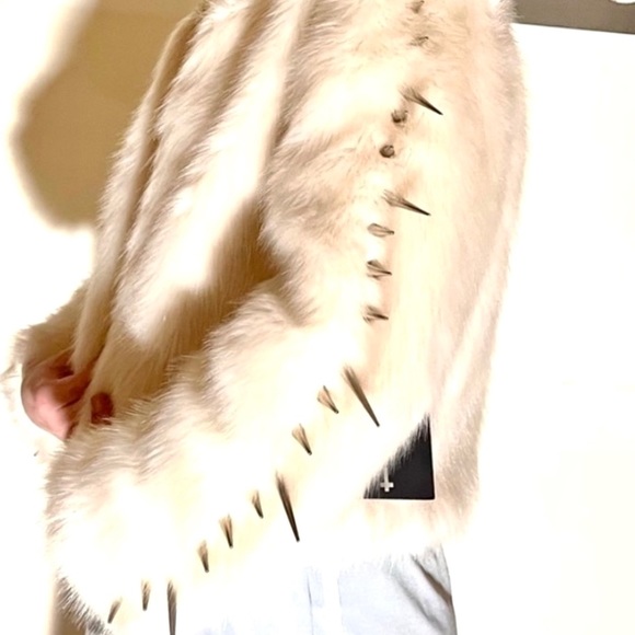 UNIF Creature Metal Spikes Medium Faux Fur White Ivory Coat Lined Jacket - Picture 2 of 11